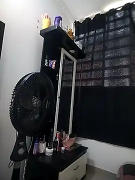 Snapshot of dulcelatin21 chatting on November 3, 3:59 pm dulcelatin21 online show from November 3, 3:59 pm