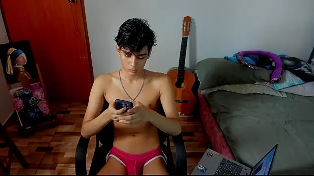 AliottTwink online show from March 12, 9:52 pm