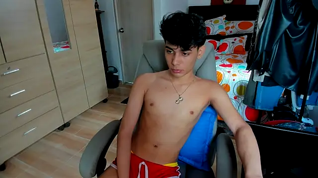 AliottTwink online show from June 1, 4:06 pm