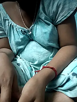 hot-naina4 online show from October 12, 7:48 pm