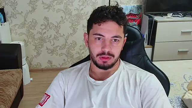 Snapshot of Sam_Gladiator chatting on September 24, 8:37 pm Sam Gladiator online show from September 24, 8:37 pm