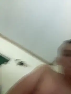 letruong6879 online show from September 23, 11:06 am