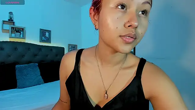Snapshot of MAYASMITH__ chatting on June 23, 6:11 am MAYASMITH online show from June 23, 6:11 am