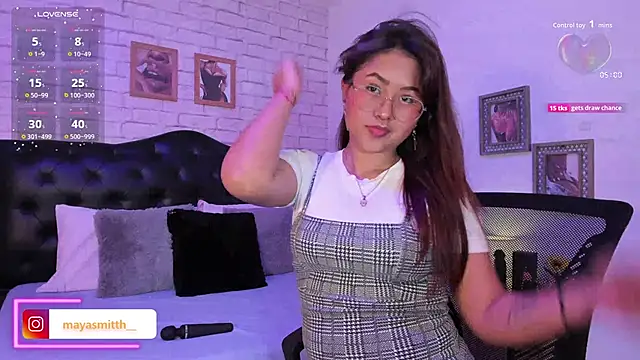 MAYASMITH   online show from September 10, 2:10 am