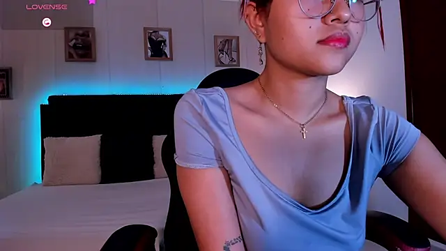 Snapshot of MAYASMITH__ chatting on July 14, 2:38 am MAYASMITH online show from July 14, 2:38 am