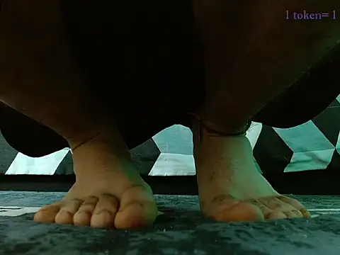 Snapshot of aaronjames1 chatting on November 26, 1:11 pm aaronjames1 online show from November 26, 1:11 pm