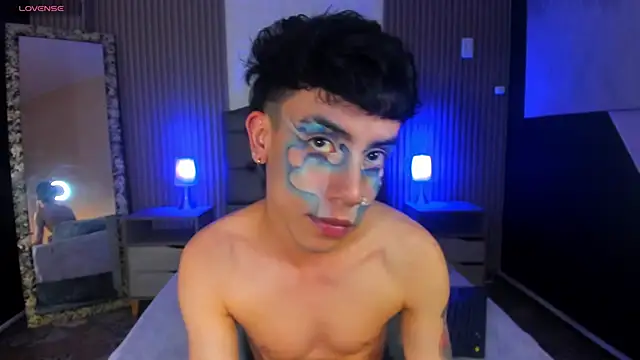 Snapshot of aaronjames1 chatting on September 12, 9:03 pm aaronjames1 online show from September 12, 9:03 pm