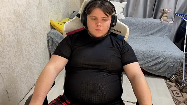 desiredude9 online show from October 4, 4:30 pm