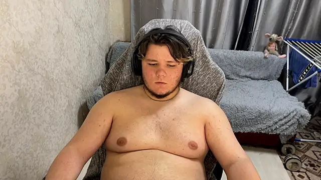 desiredude9 online show from September 12, 6:40 pm