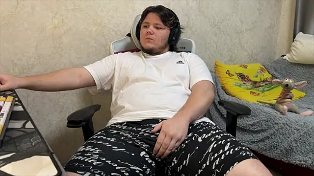 desiredude9 online show from October 8, 6:08 pm