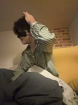 honeybottle online show from January 18, 1:20 am