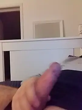 Snapshot of NewJoiner chatting on October 11, 9:49 pm NewJoiner online show from October 11, 9:49 pm