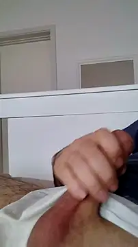 NewJoiner online show from April 12, 1:58 pm