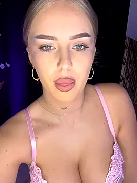 AubrieleRouj1 online show from November 9, 4:44 pm