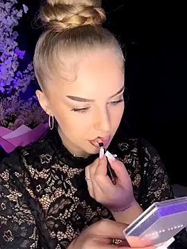 AubrieleRouj1 online show from December 5, 4:49 pm