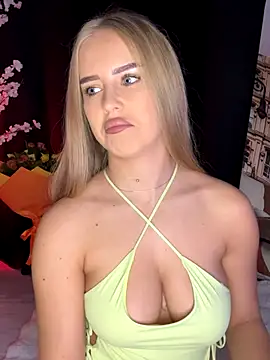 AubrieleRouj1 online show from November 11, 4:57 pm