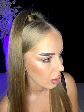 AubrieleRouj1 online show from September 22, 3:29 pm