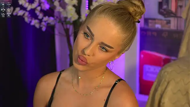 AubrieleRouj1 online show from June 15, 5:12 pm