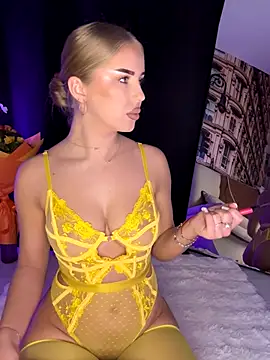 AubrieleRouj1 online show from November 13, 6:23 pm