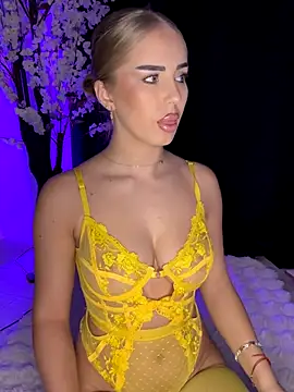 AubrieleRouj1 online show from December 21, 5:36 pm