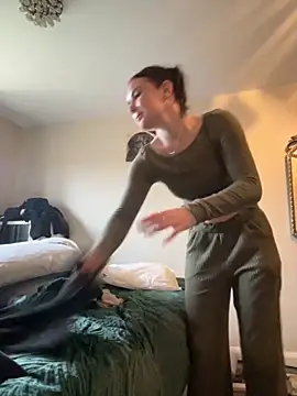 Snapshot of Sophsaysxox chatting on November 15, 2:10 pm Sophsaysxox online show from November 15, 2:10 pm