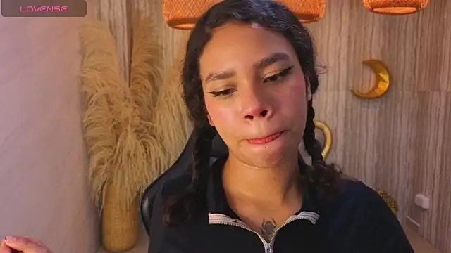 Snapshot of Canela_s1 chatting on November 1, 8:25 pm Canela s1 online show from November 1, 8:25 pm