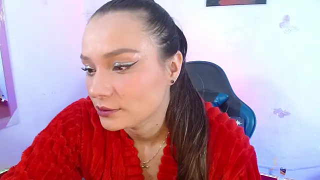 Snapshot of danna_888 chatting on July 10, 9:48 pm danna 888 online show from July 10, 9:48 pm