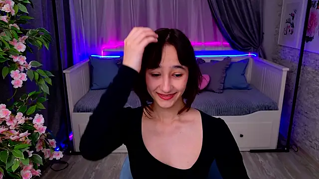 Snapshot of EmilySwonn chatting on September 8, 3:55 pm EmilySwonn online show from September 8, 3:55 pm