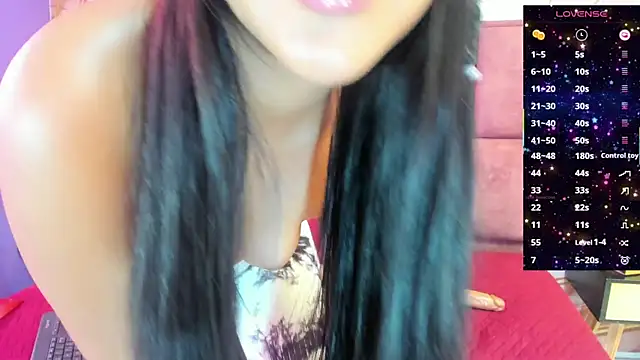 luna maisonn online show from September 20, 8:25 pm