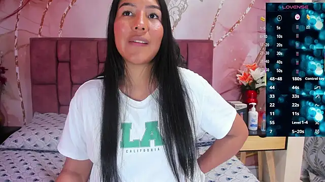 luna maisonn online show from September 22, 8:15 pm