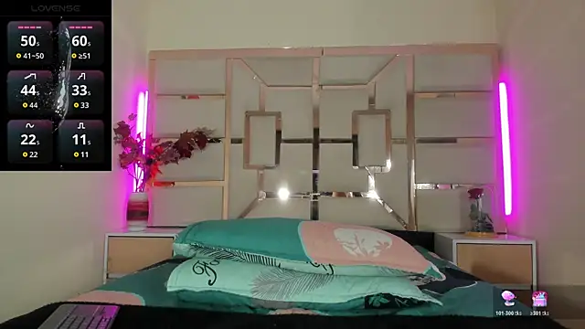 Snapshot of luna_maisonn chatting on June 12, 1:31 pm luna maisonn online show from June 12, 1:31 pm