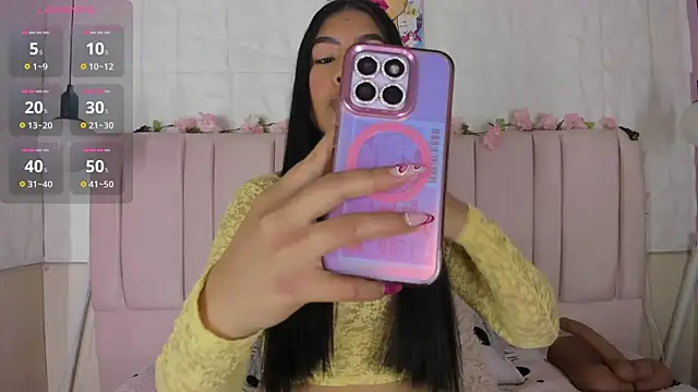 Snapshot of luna_maisonn chatting on July 8, 1:01 pm luna maisonn online show from July 8, 1:01 pm