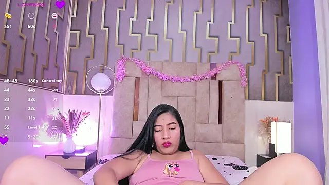 luna maisonn online show from February 6, 4:19 am