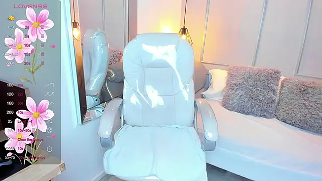 MariathLittle online show from November 5, 3:42 am