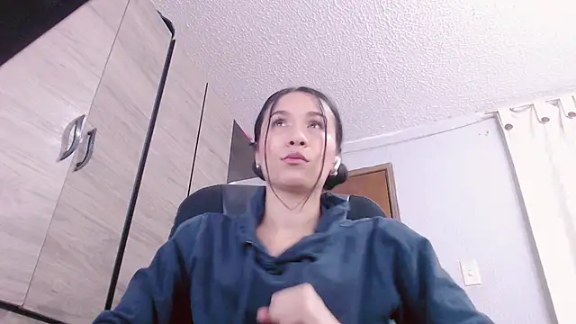 Snapshot of scarlett_vonrose chatting on October 3, 8:54 pm scarlett vonrose online show from October 3, 8:54 pm