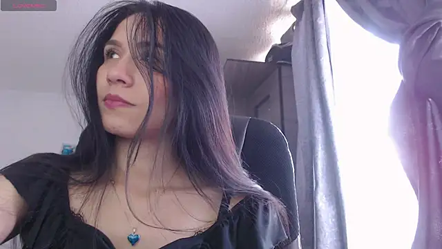 Snapshot of scarlett_vonrose chatting on September 25, 8:26 pm scarlett vonrose online show from September 25, 8:26 pm