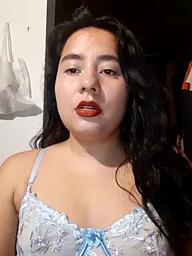 Snapshot of Yuli-27 chatting on February 6, 5:03 am Yuli-27 online show from February 6, 5:03 am