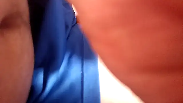 Snapshot of Yuli-27 chatting on December 17, 7:02 am Yuli-27 online show from December 17, 7:02 am