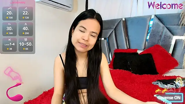 Snapshot of MiniLove_01 chatting on November 19, 12:16 pm MiniLove 01 online show from November 19, 12:16 pm