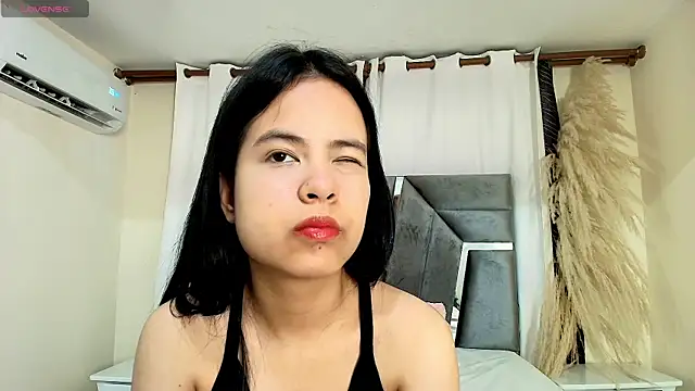 MiniLove 01 online show from May 22, 12:03 pm