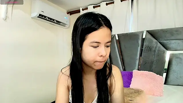 MiniLove 01 online show from May 25, 12:37 pm