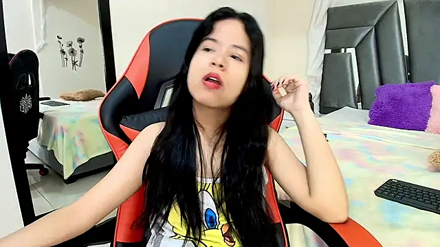 MiniLove 01 online show from April 17, 12:19 pm