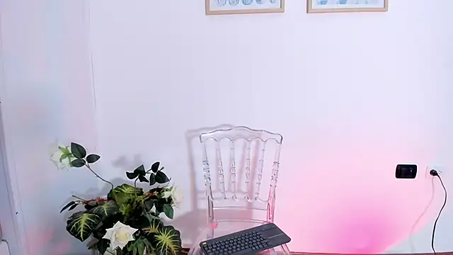 MilenaCrown online show from December 5, 8:50 pm