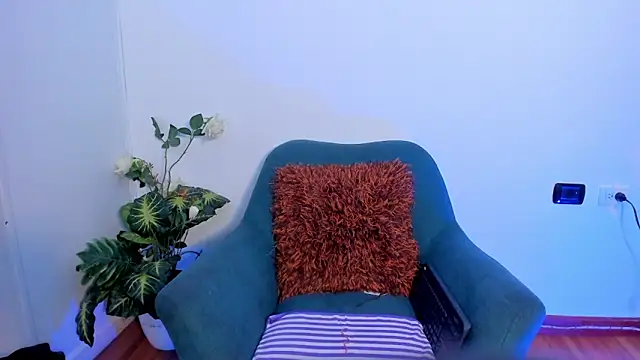 MilenaCrown online show from November 19, 8:31 pm