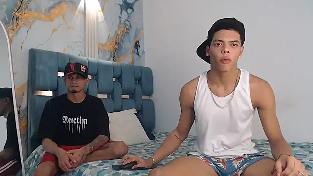 PRETTY FEM online show from March 11, 1:43 am