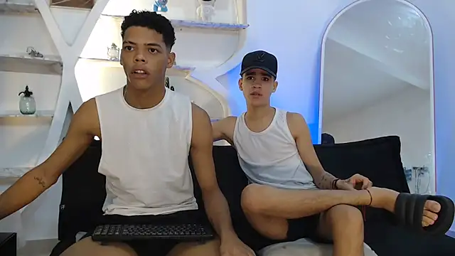 PRETTY FEM online show from November 2, 1:38 pm