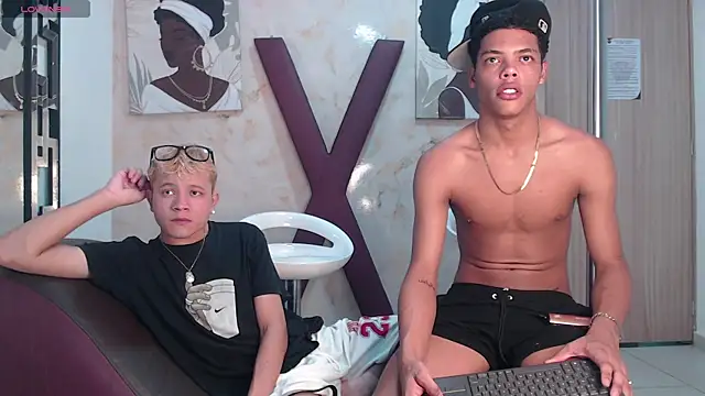 PRETTY FEM online show from July 25, 1:35 am