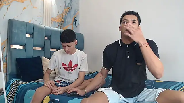 PRETTY FEM online show from April 2, 1:35 am