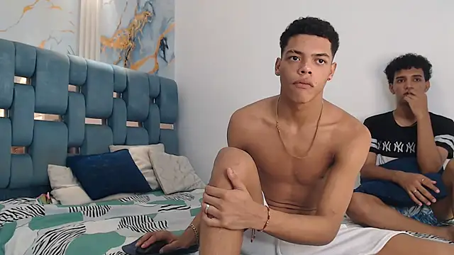 PRETTY FEM online show from March 20, 1:28 am