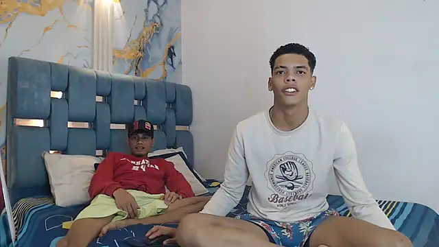 PRETTY FEM online show from February 15, 1:50 am